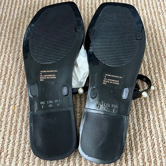 NWT Steve Madden Women's Studded Pearl Embellished Slide-On Flat Sandals 9 - Picture 6 of 8